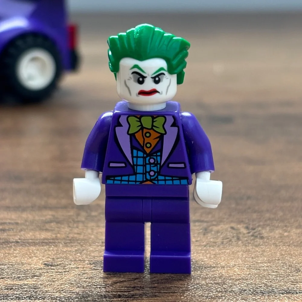 LEGO The Joker Minifigure Hammer Accessory & Car Batcave Attack Set 10763 Toy - Picture 3 of 13